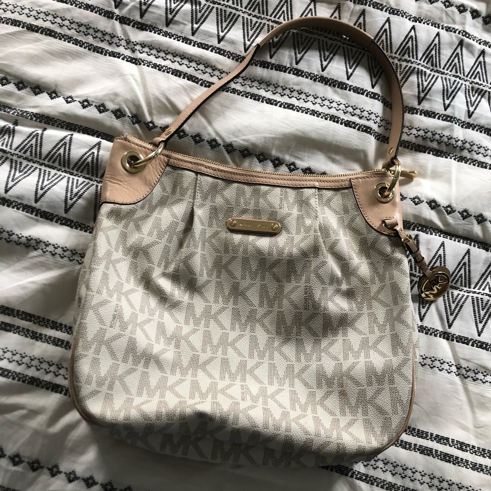 Michael Kors purse. Used. Still in great condition